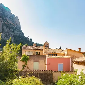 https://appartement-de-charme-spacieux-moustiers-5.fr-provencehotel.com